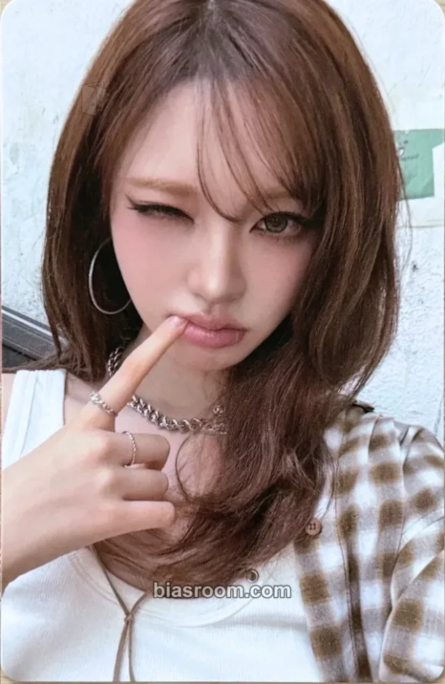 Liz IVE Looks Can Kill K-pop photocard