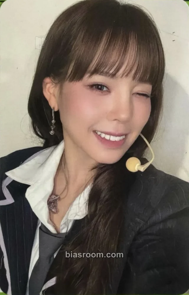 Mako NiziU Sour Grapes K-pop photocard