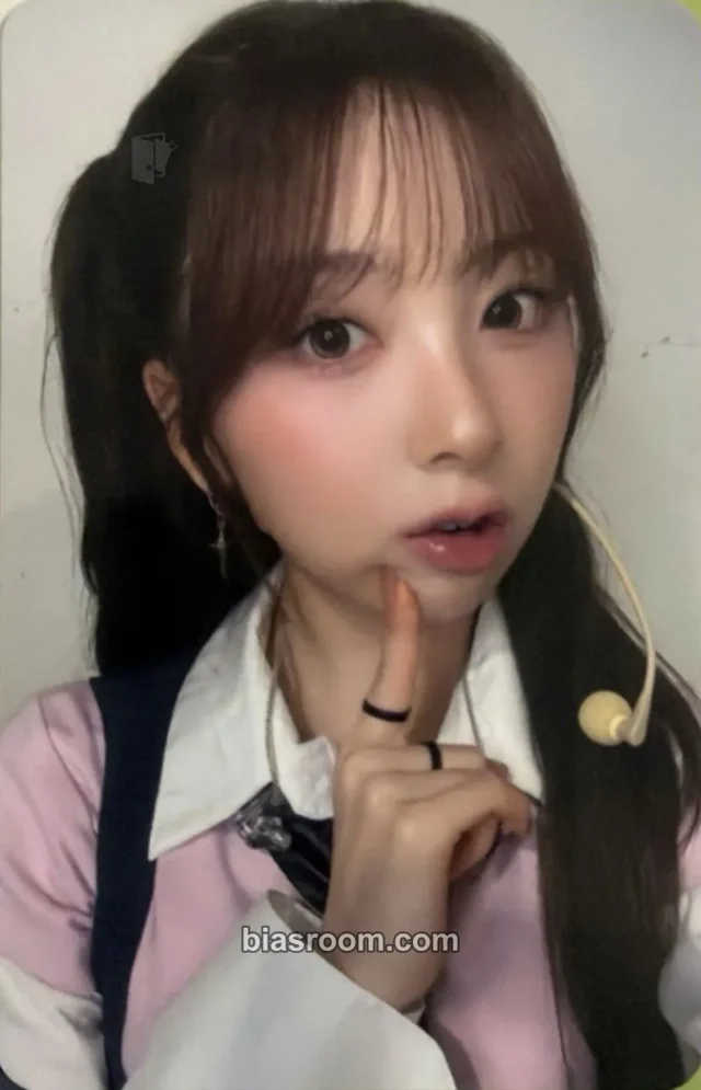 Miihi NiziU Sour Grapes K-pop photocard