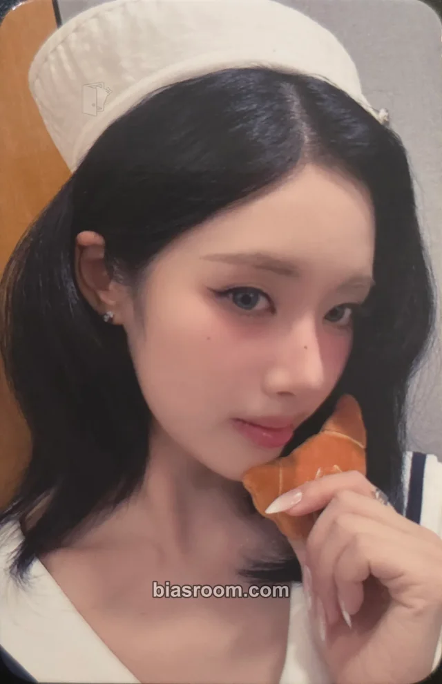 Jiwon fromis_9 Glow ME K-pop photocard