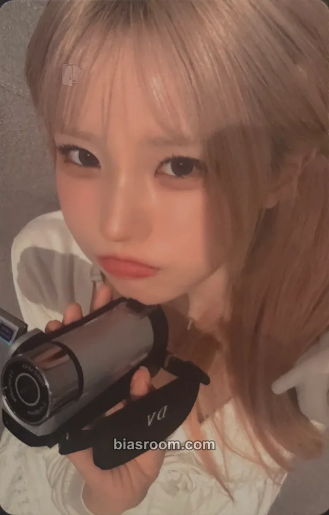 Hayoung fromis_9 Glow ME K-pop photocard