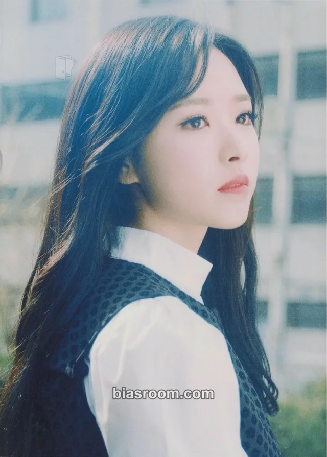 HyeJu LOONA FamilyMart K-pop photocard