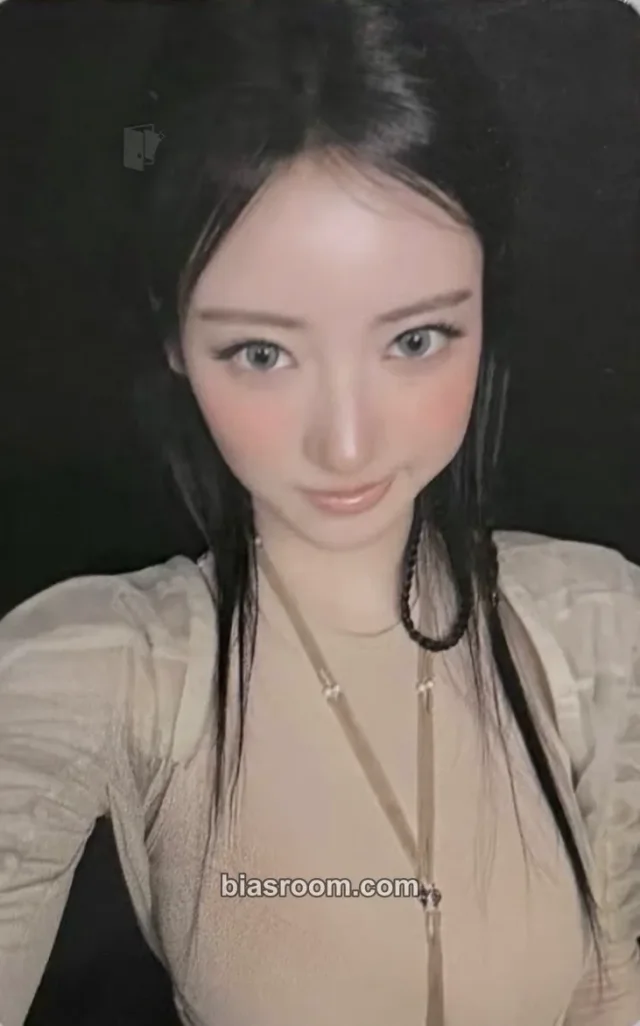 Anna MEOVV BITE NOW K-pop photocard