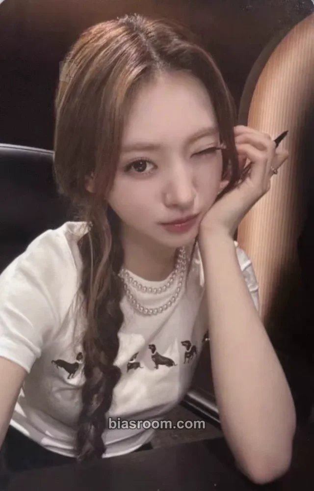 Anna MEOVV [MY EYES OPEN VVIDE] Pop-Ups K-pop photocard