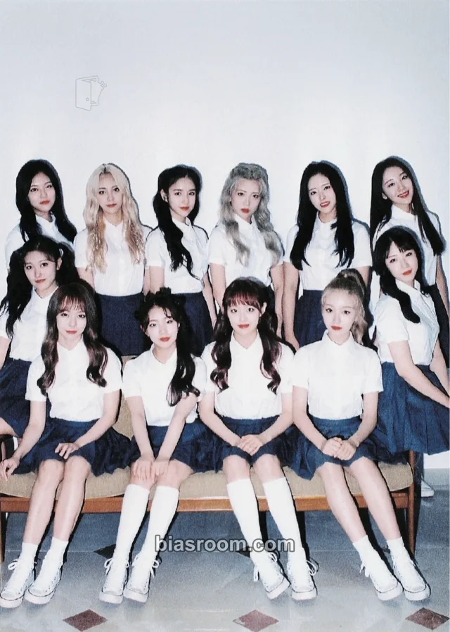 LOONA FamilyMart K-pop photocard