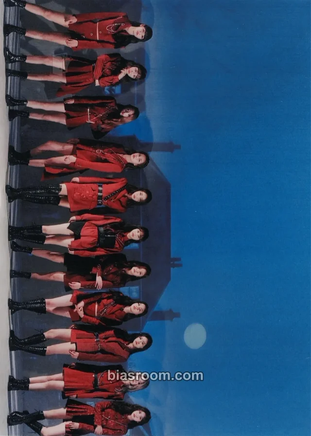 LOONA FamilyMart K-pop photocard