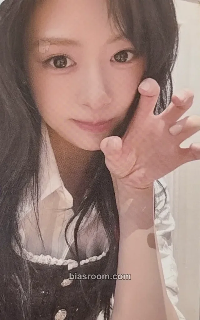 Photocard K-pop de Ahyeon BABYMONSTER CHOOM World Tour