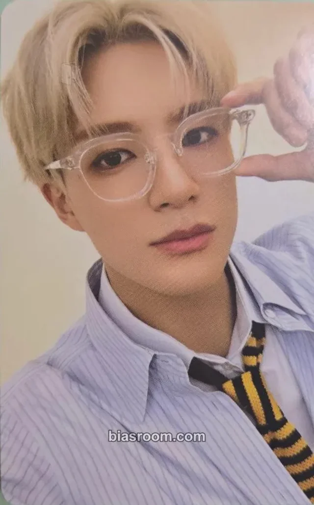 Jeno NCT DREAM 2026 Season’s Greetings K-pop photocard