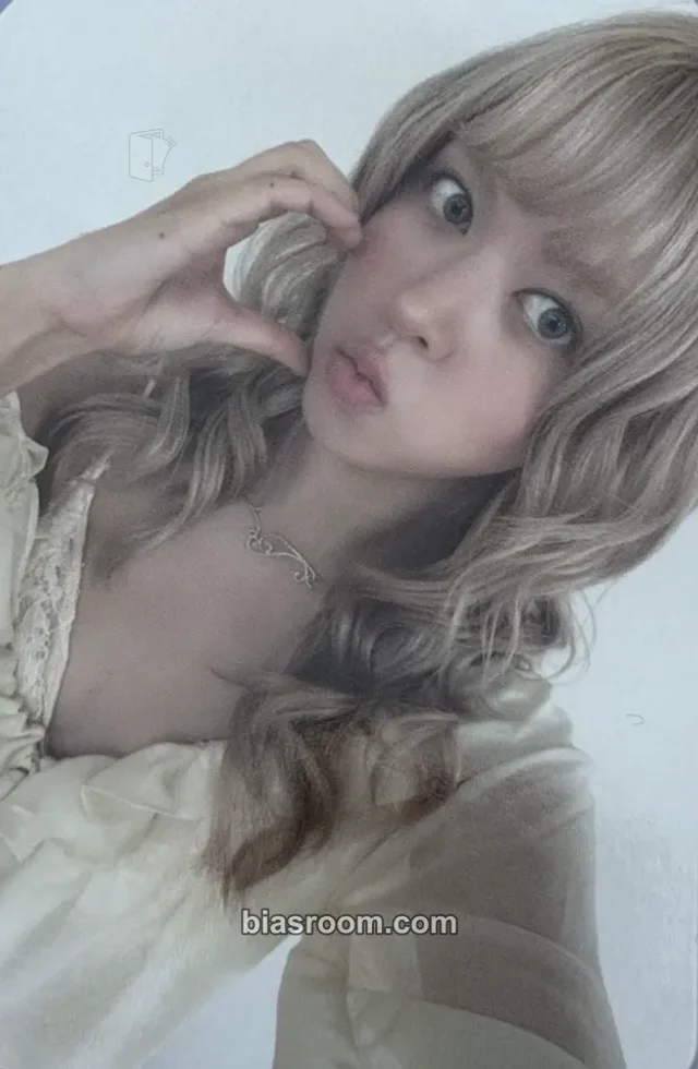 Lily NMIXX Strange Muse K-pop photocard