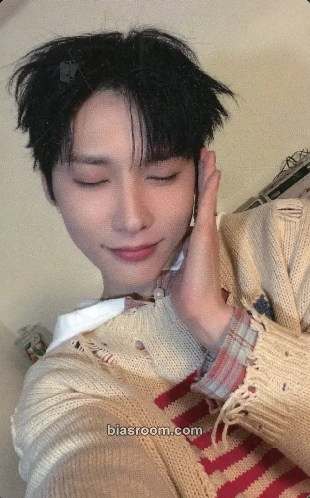 Woong AB6IX SEVEN : CRIMSON HORIZON K-pop photocard