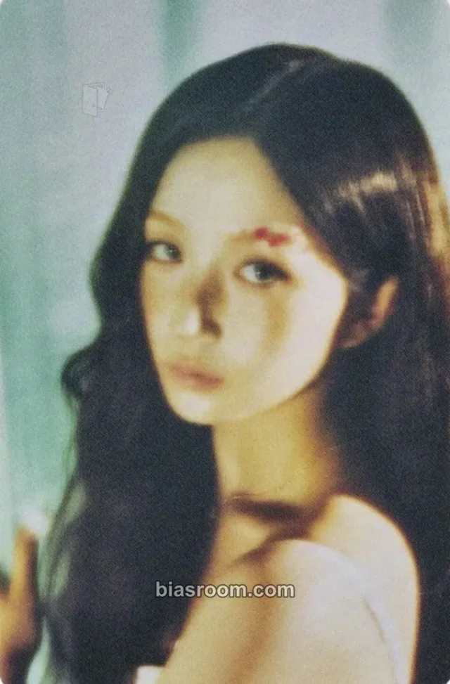 Haewon NMIXX Strange Muse K-pop photocard