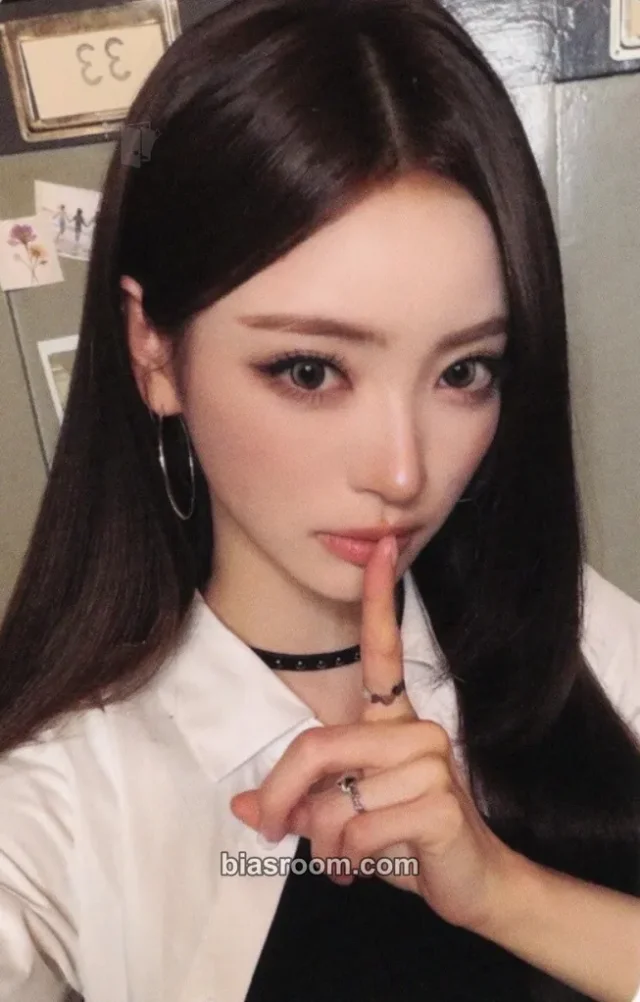 Photocard K-pop Anna MEOVV GO HARD