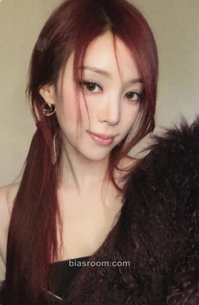 Narin MEOVV GO HARD K-pop Photocard