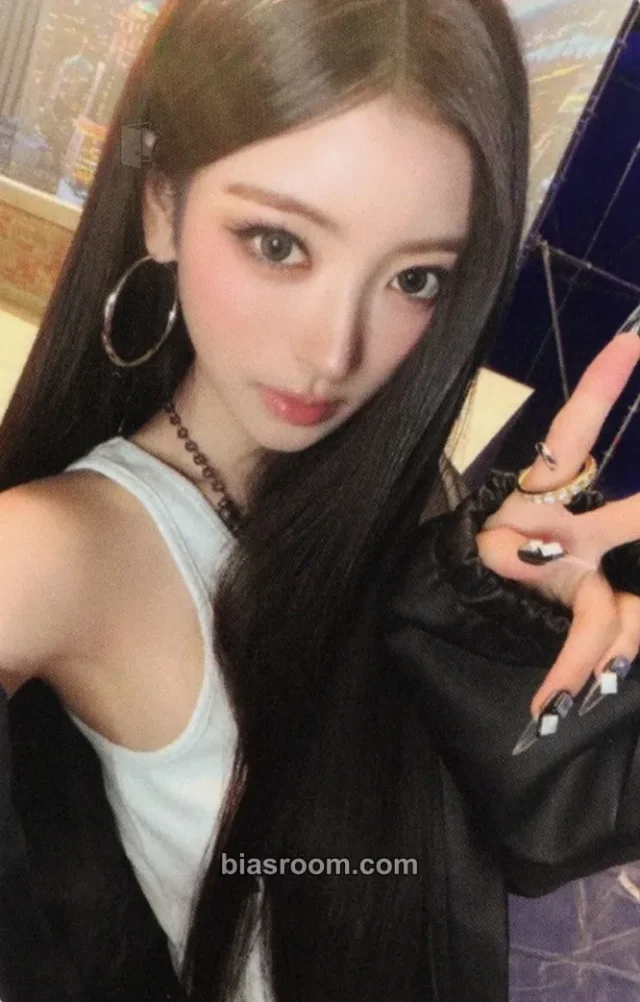 Anna MEOVV GO HARD K-pop Photocard