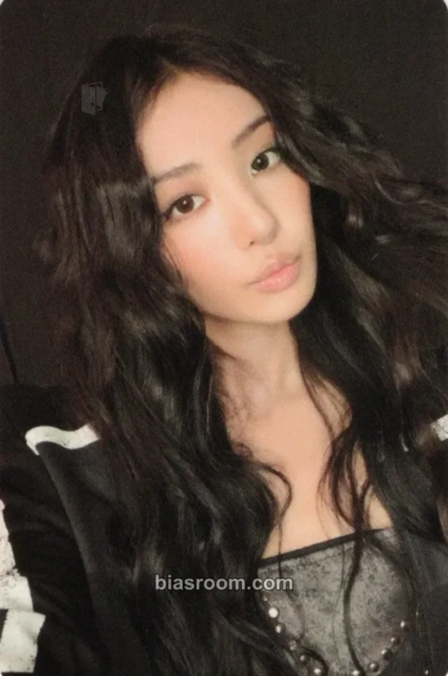 Photocard K-pop Gawon MEOVV GO HARD
