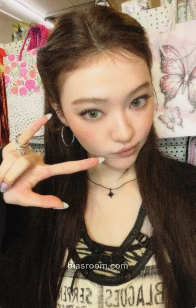 Photocard K-pop Ella MEOVV GO HARD