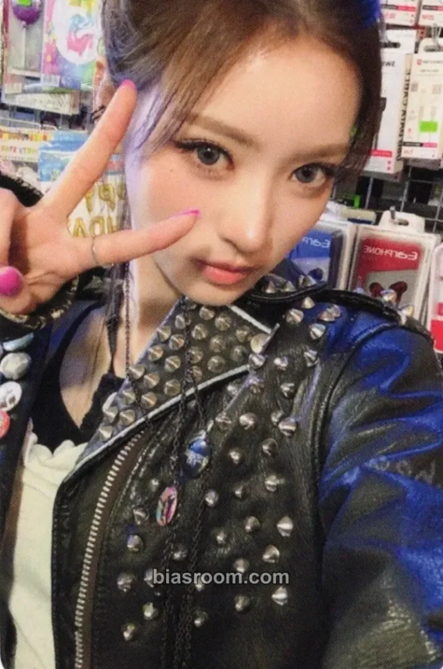 Photocard K-pop Anna MEOVV GO HARD