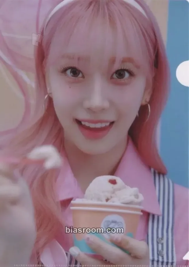 Sumin STAYC 2023 STAYC Fanmeeting ‘SWITH Gelato Factory’ K-pop photocard