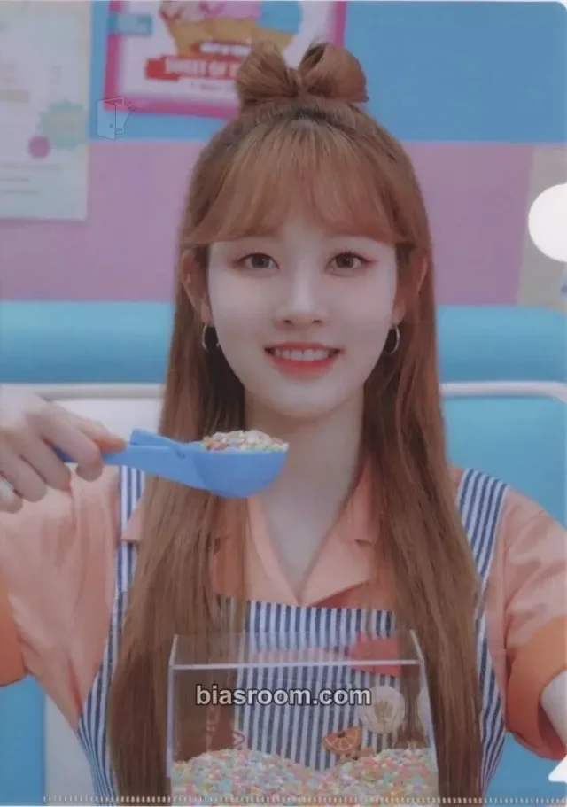Sieun STAYC 2023 STAYC Fanmeeting ‘SWITH Gelato Factory’ K-pop photocard