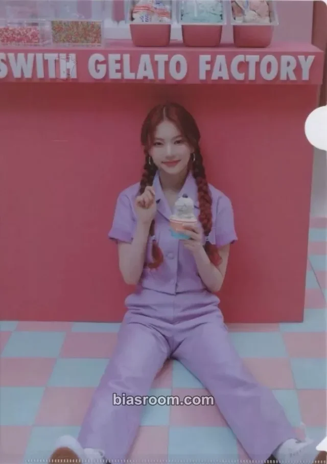 Isa STAYC 2023 STAYC Fanmeeting ‘SWITH Gelato Factory’ K-pop photocard