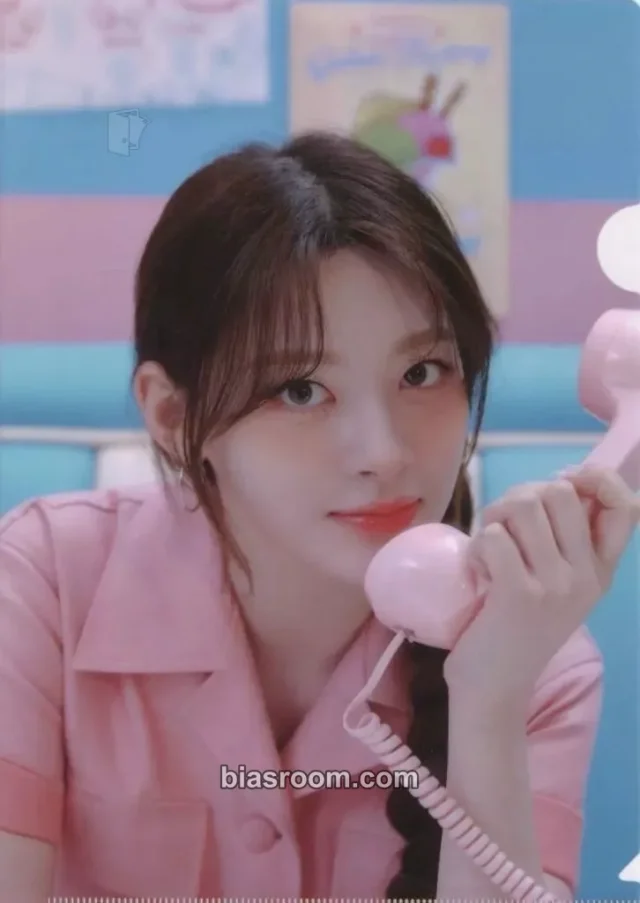Seeun STAYC 2023 STAYC Fanmeeting ‘SWITH Gelato Factory’ K-pop photocard
