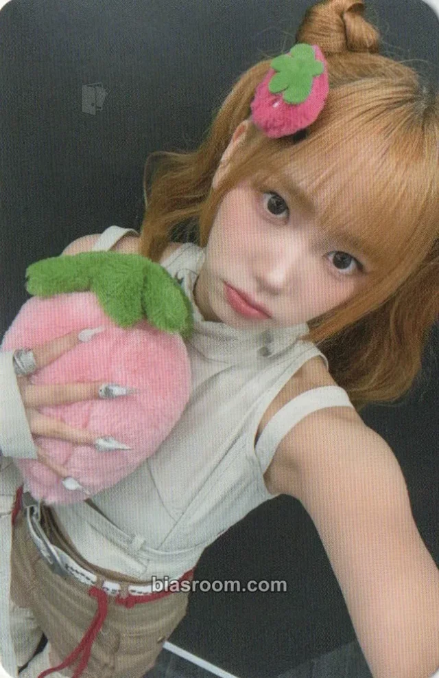 Chaei HEART OF WOMAN Heart Byte : LEGACY K-pop photocard