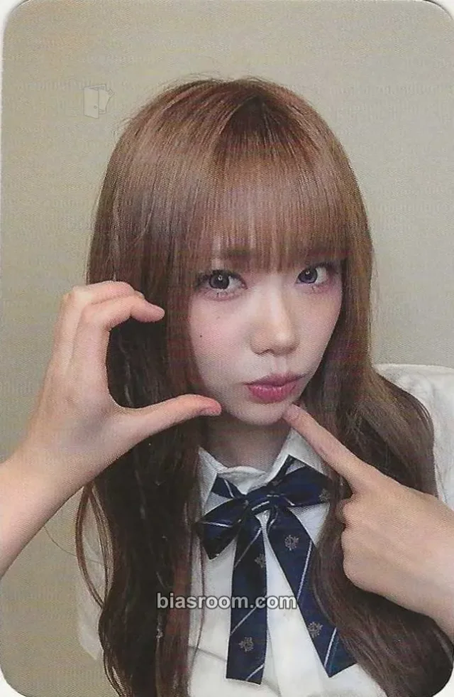 Chaei HEART OF WOMAN Heart Byte : LEGACY K-pop photocard