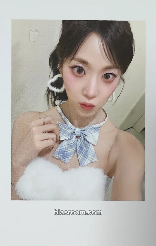 Nien tripleS Beyond Beauty K-pop photocard