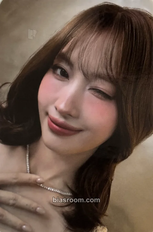 Photocard K-pop de Momo TWICE <THIS IS FOR> WORLD TOUR FINALE in SEOUL - LIVE