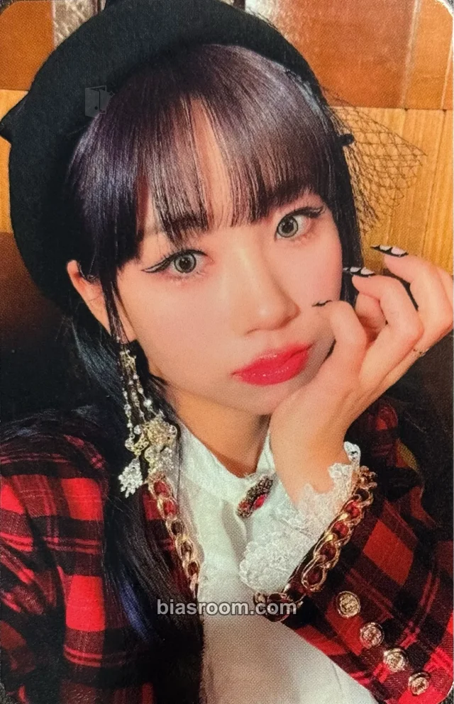 Dosie PURPLE KISS Cabin Fever K-pop photocard