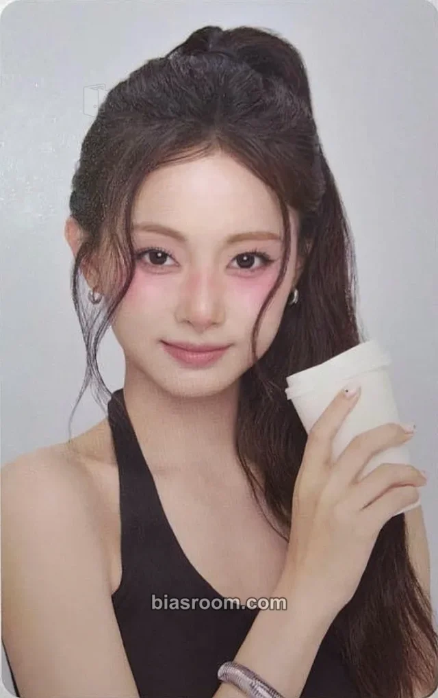 Photocard K-pop de Tzuyu TWICE JYP FLAGSHIP TOKYO
