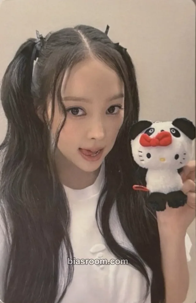 Narin MEOVV MY EYES OPEN VVIDE K-pop Photocard