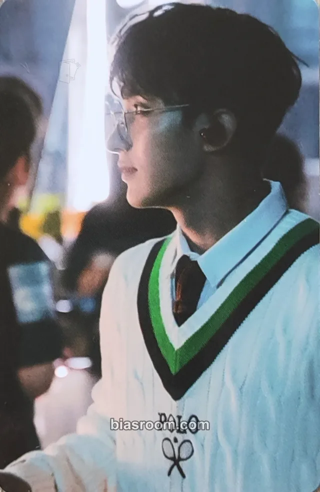 DK SEVENTEEN [FOLLOW FELLOW] HYBE INSIGHT EXHIBITION K-pop photocard
