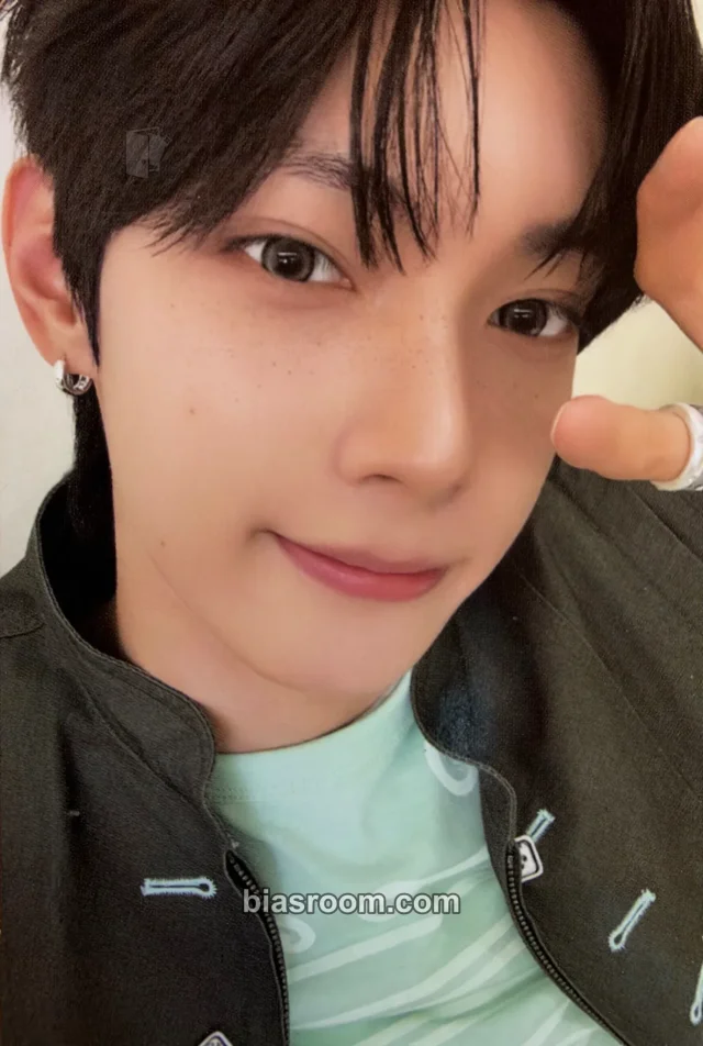 Chuei Li Yu FLARE U LOVEHOOD K-pop photocard