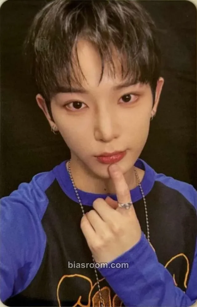Photocard K-pop Harua  &TEAM Mark on Me
