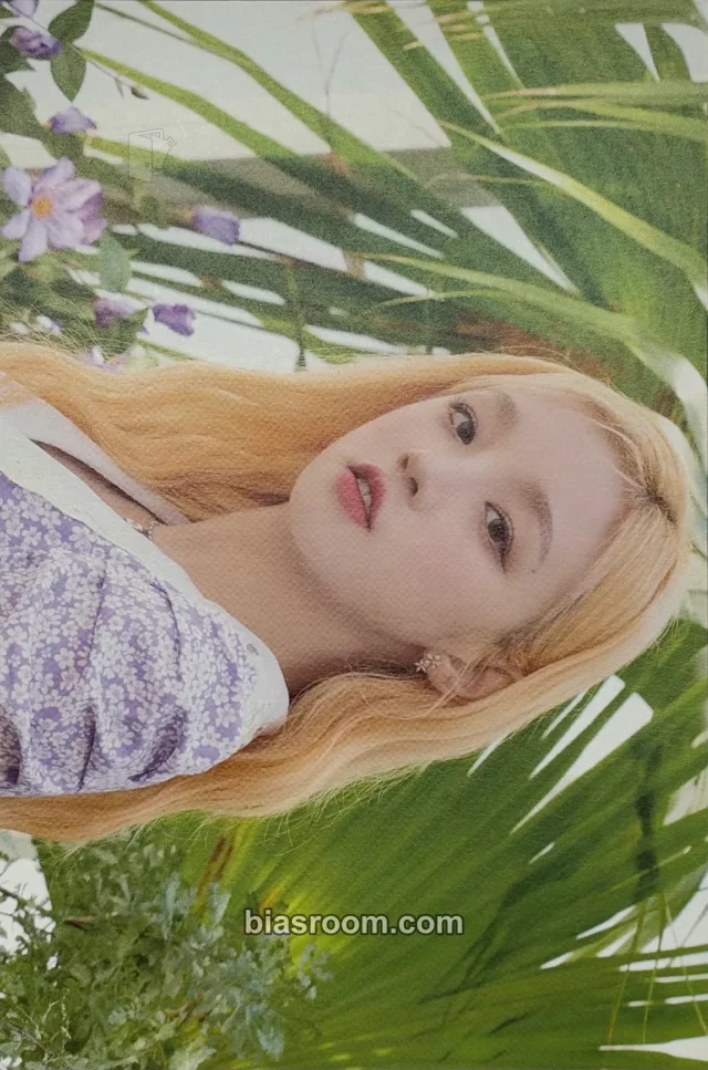 Yuqi i-dle 2023 Season’s Greetings [Blooming Day] K-pop photocard