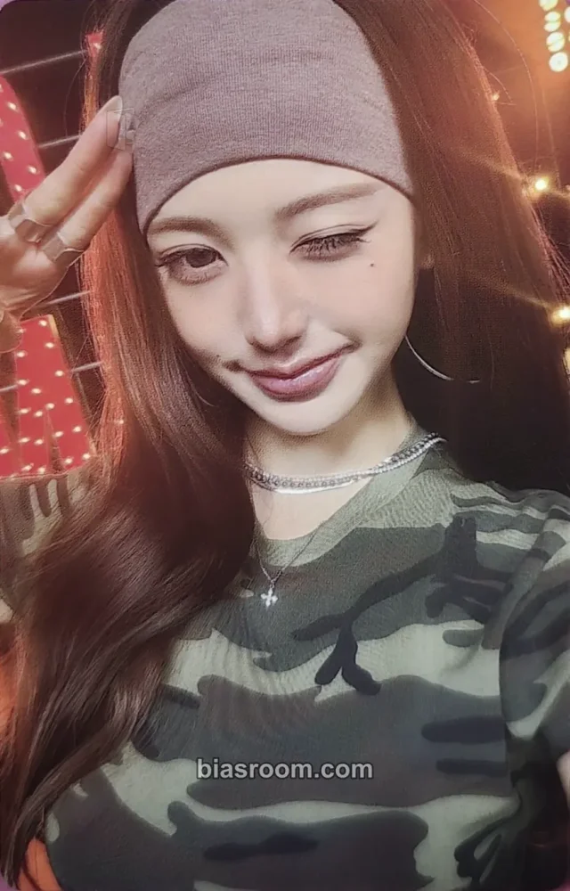 Photocard K-pop de Wonyoung IVE Looks Can Kill
