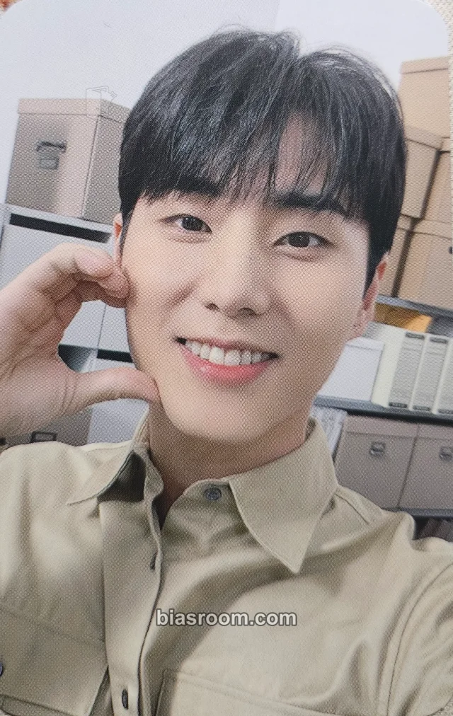 Young K DAY6 2023 Christmas Special Concert 'The Present : You are My Day' K-pop photocard