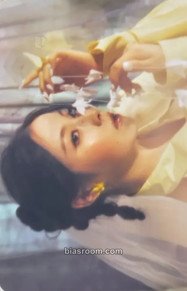 Kyujin NMIXX Strange Muse K-pop photocard