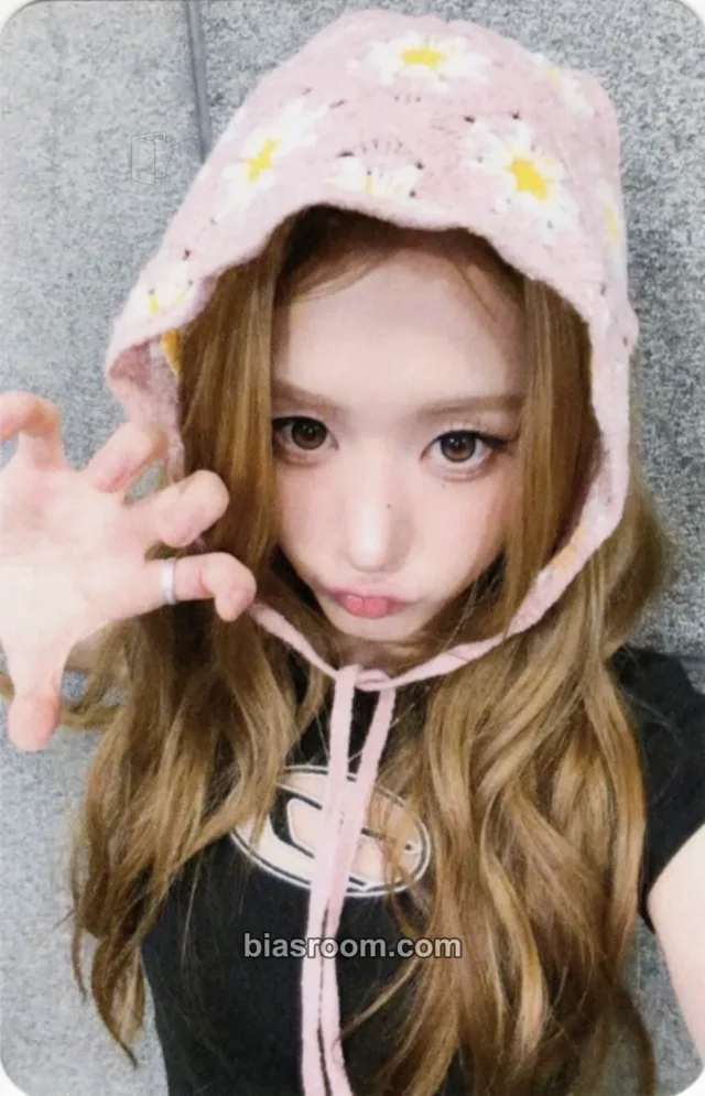 Liuyin HEART OF WOMAN Heart Byte : LEGACY K-pop photocard