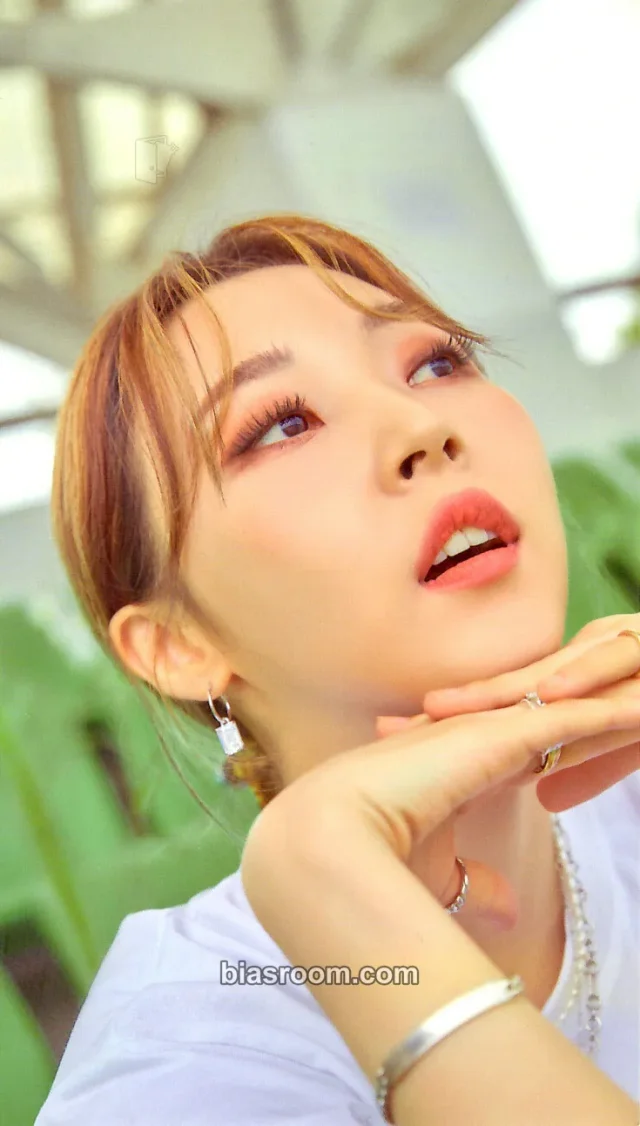 Moonbyul MAMAMOO 2021 Online Concert [WAW] K-pop photocard