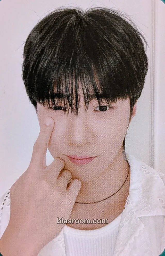 Wyatt ONF The Archive: Eight Summers (ONF 8th Anniversary) K-pop Photocard