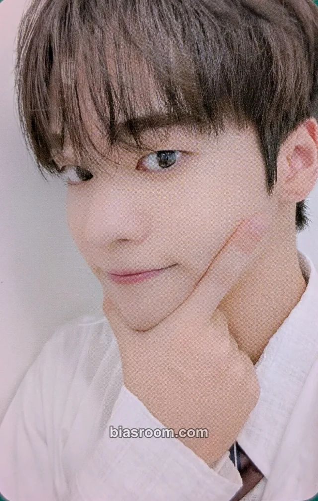 Yuto ONF The Archive: Eight Summers (ONF 8th Anniversary) K-pop photocard
