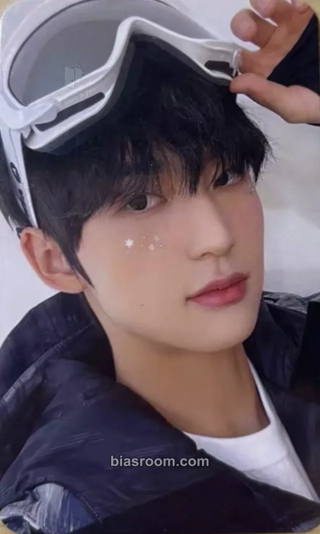Hwi TNX LOVE NEVER DIES K-pop photocard