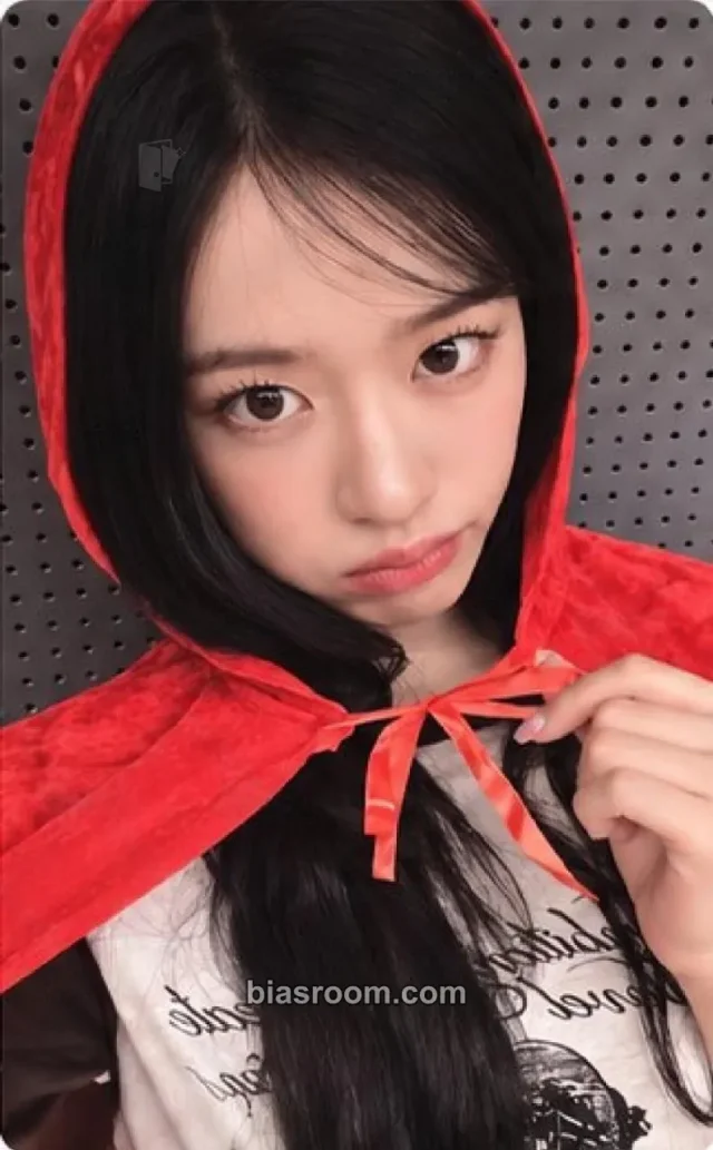 Yujin IVE Looks Can Kill K-pop photocard