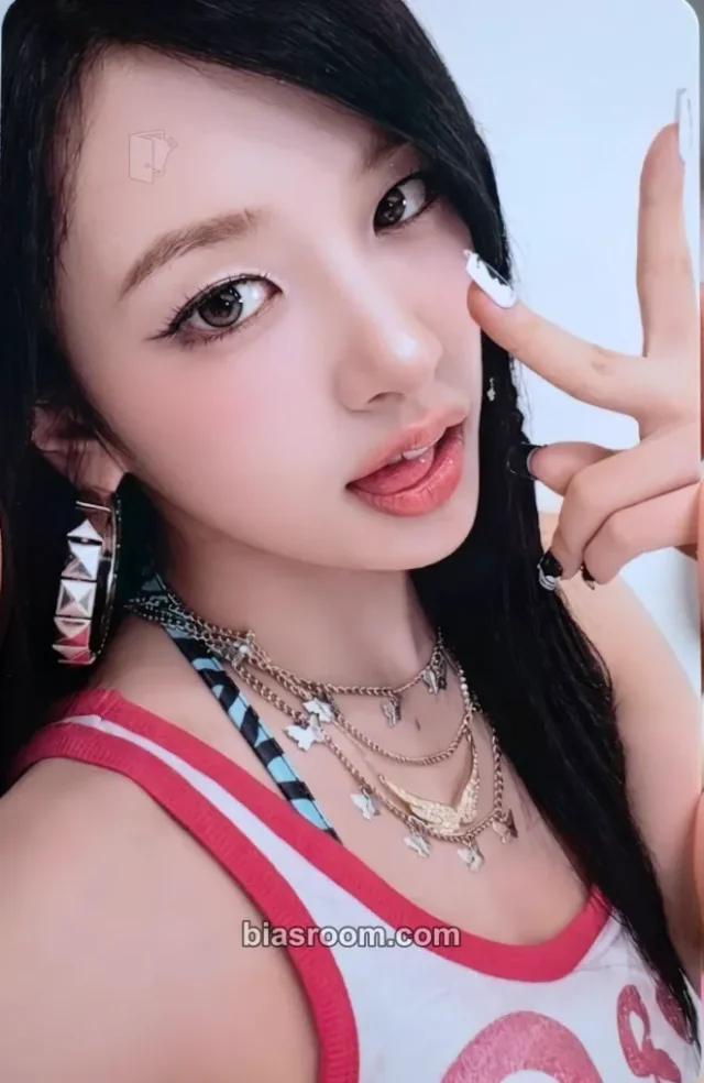 Yujin IVE Looks Can Kill K-pop photocard