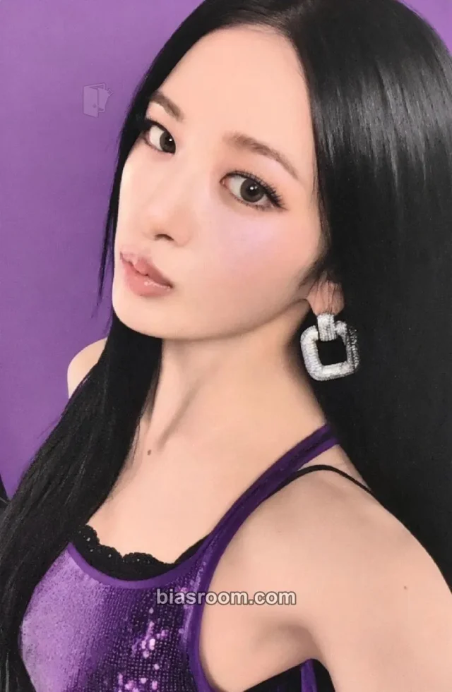 Yujin IVE Looks Can Kill K-pop photocard