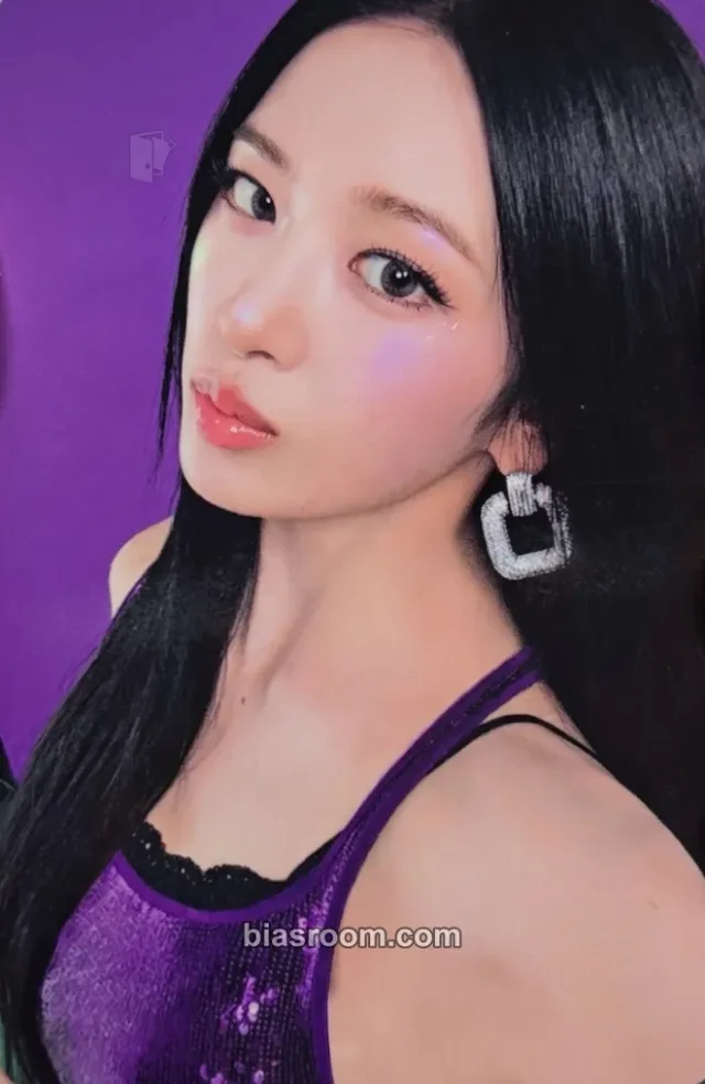 Yujin IVE Looks Can Kill K-pop photocard