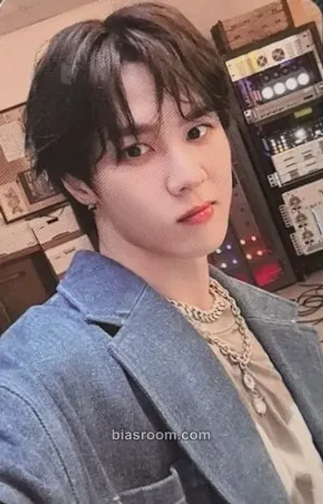 Photocard K-pop di Kun WayV Frequency