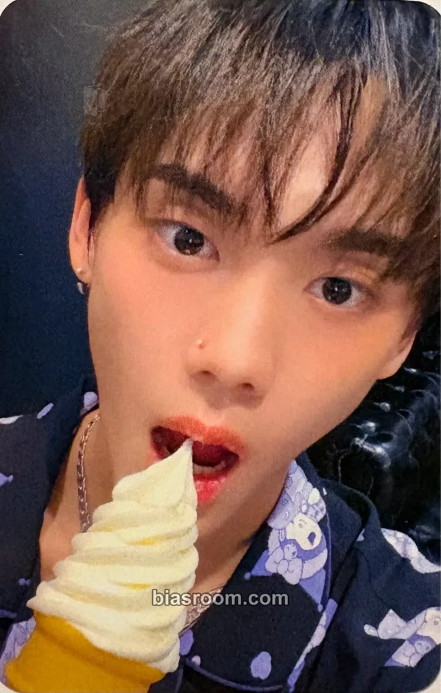 TAG ONE PACT PARADOXX K-pop photocard